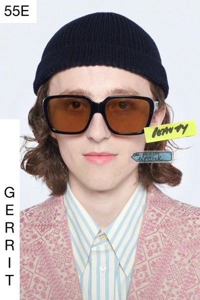 Look 100